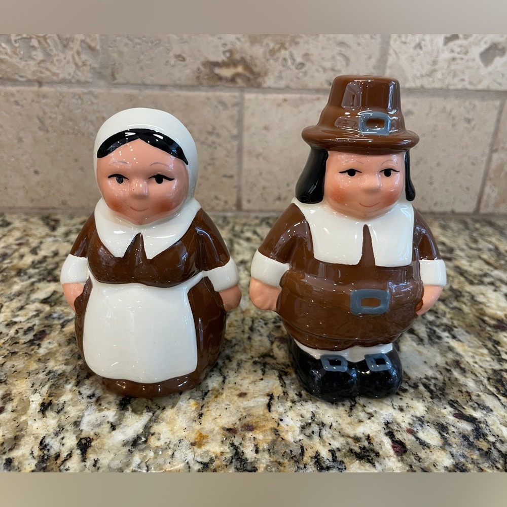 Vintage Publix - The Pilgrim Pair Thanksgiving Salt & Pepper Shakers
